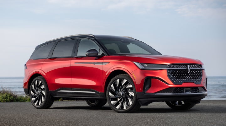 A 2024 Lincoln Nautilus® Reserve model is shown with the stylish available Jet Appearance Package. | Thomasville Lincoln in Thomasville GA