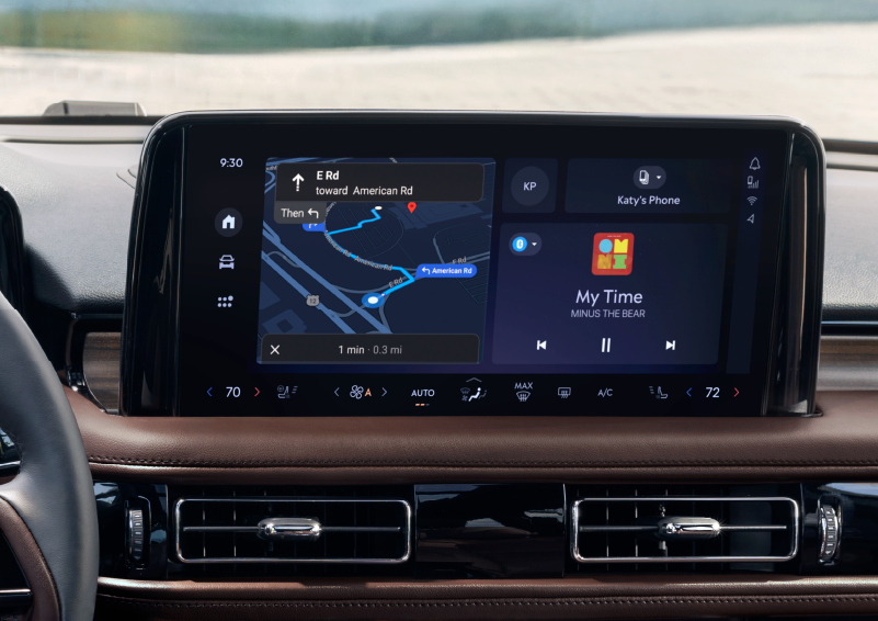 The 13.2-inch LCD touchscreen is showcased. | Thomasville Lincoln in Thomasville GA