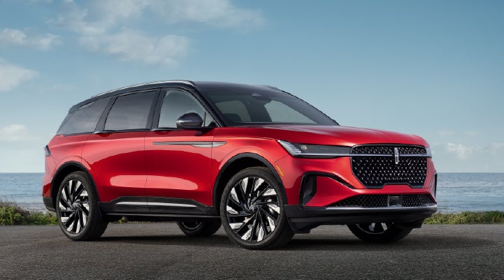 A 2025 Lincoln Nautilus® Reserve model is shown with the stylish available Jet Appearance Package. | Thomasville Lincoln in Thomasville GA